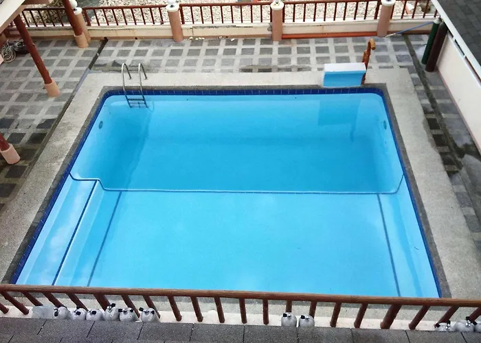Hotel Punta House 2*